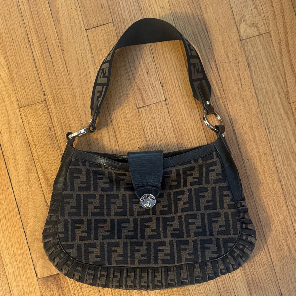 Vintage Fendi Mama Baguette shoulder bag like New from 2000 never used